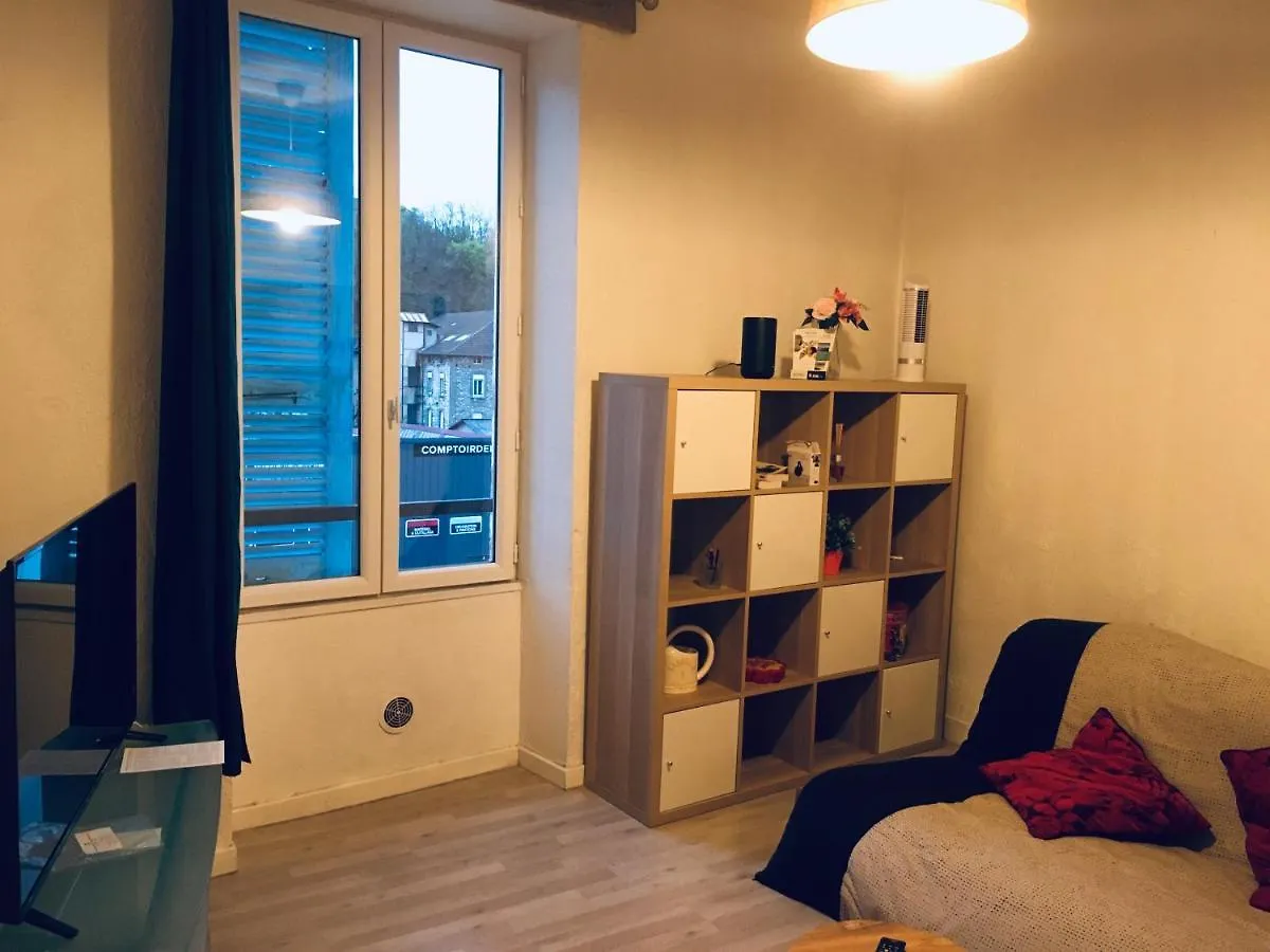 Appart Chartreux Baignoire Massante ,A 3 Minutes Du Centre En Bus! 2 Etoiles Atout France Voiron Apartment
